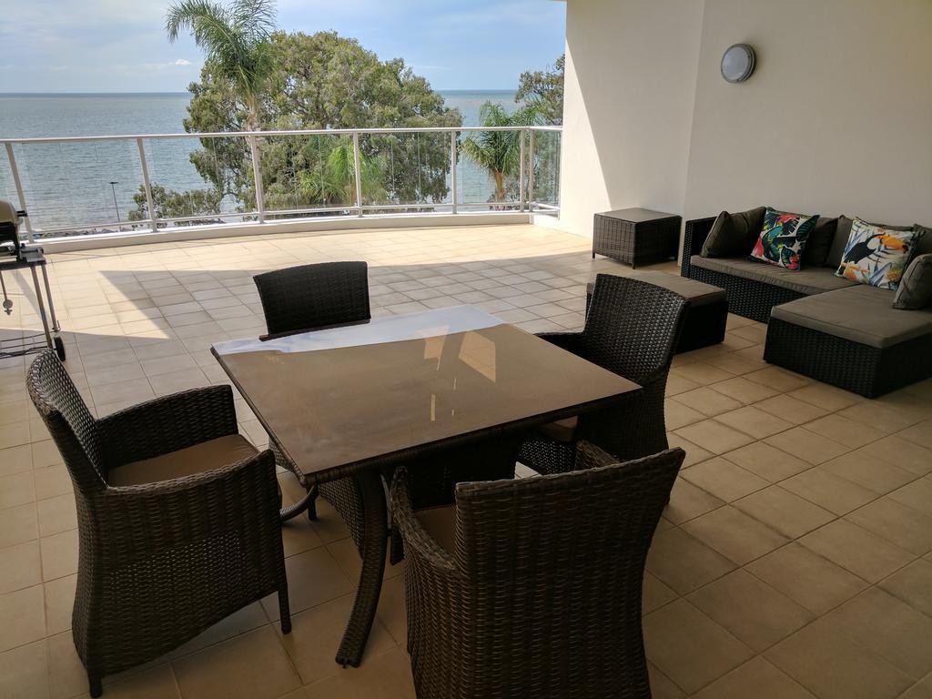 Pier Resort Urangan Exterior photo
